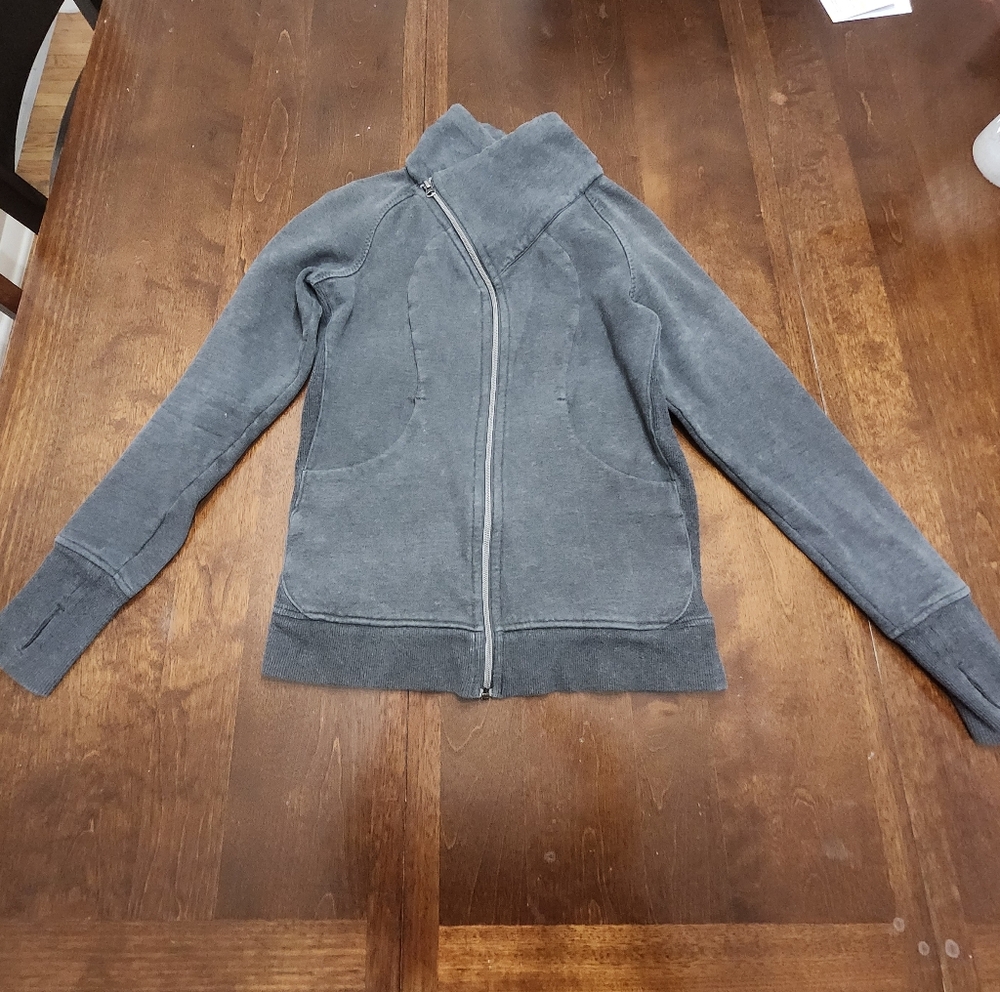 Lululemon Cozy Cuddle Up Jacket in a charcoal Size 6